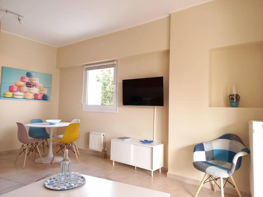 Ferienwohnung Blue -Spacious 1Bdr Corner Flat/Balcony/View Athen Exterior foto