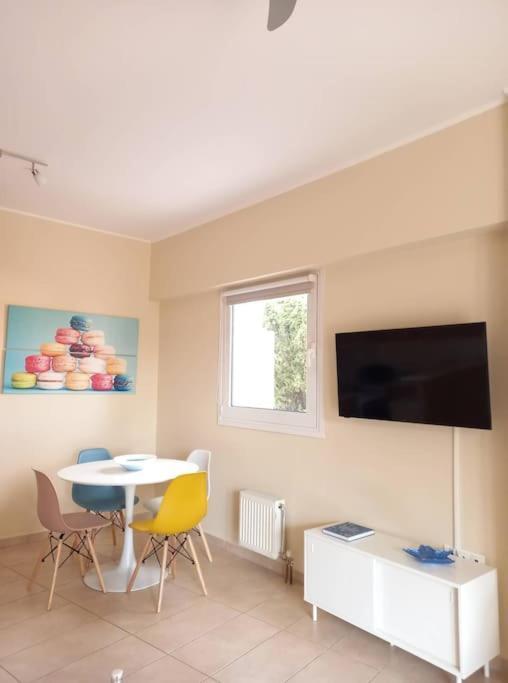 Ferienwohnung Blue -Spacious 1Bdr Corner Flat/Balcony/View Athen Exterior foto